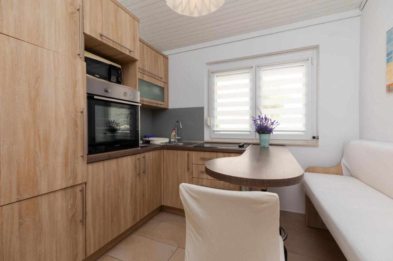 Apartments By The Sea Duce, Omis - 2992 Dugi Rat Ngoại thất bức ảnh