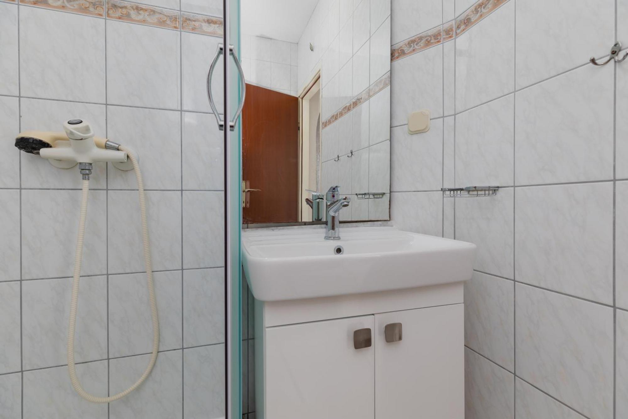 Apartments By The Sea Duce, Omis - 2992 Dugi Rat Phòng bức ảnh