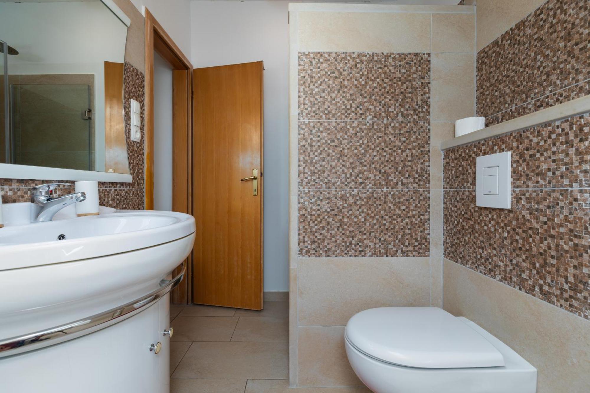 Apartments By The Sea Duce, Omis - 2992 Dugi Rat Phòng bức ảnh