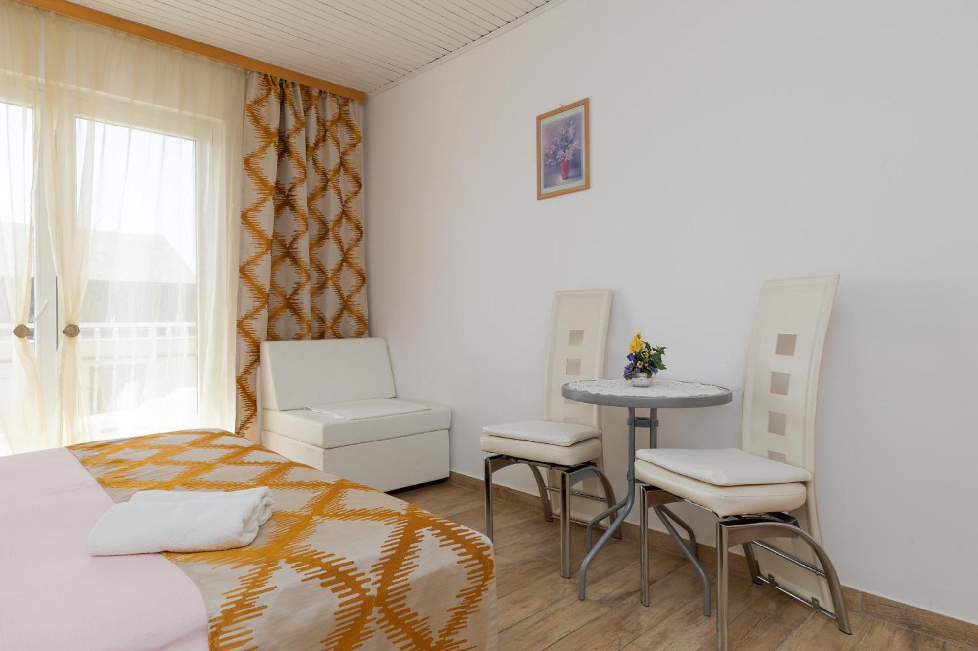 Apartments By The Sea Duce, Omis - 2992 Dugi Rat Phòng bức ảnh