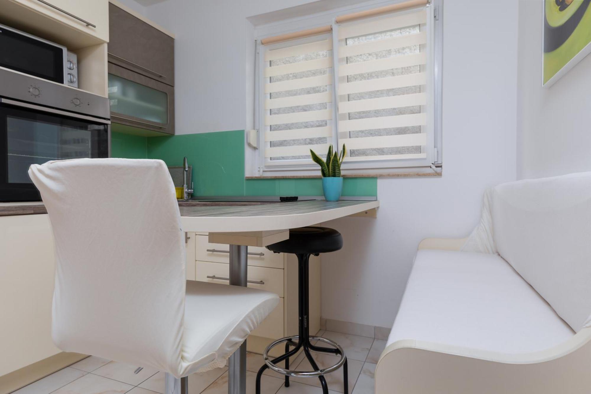 Apartments By The Sea Duce, Omis - 2992 Dugi Rat Phòng bức ảnh